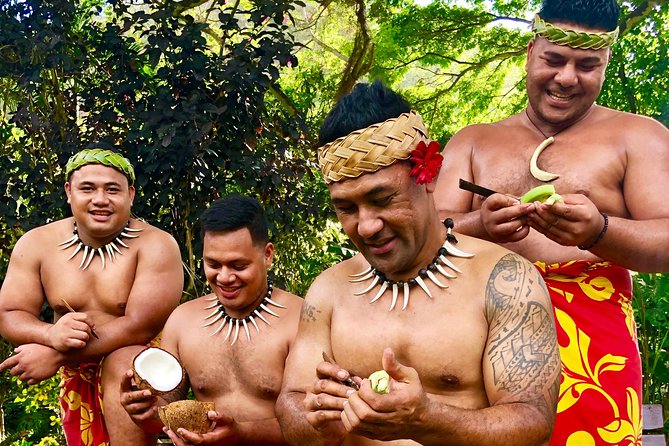 Toa Luau at Waimea Valley, Oahu - Timing your visit to the gardens and falls
