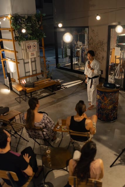 Tokyo: Asakusa Walking Tour & Comedy Night - Kaminarimon Gate and the approach to Senso-ji