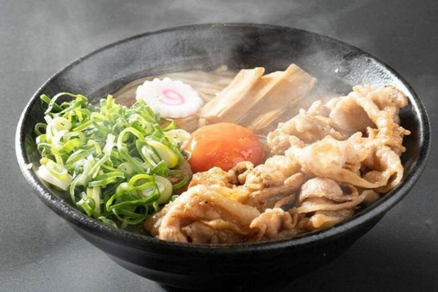 Tokyo: Easy Ramen Cooking Experience in Kabukicho, Shinjuku - Choosing soup and preparing the bowl