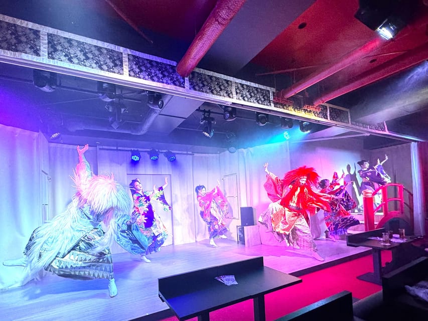 Tokyo: Japanese Dance Cabaret Theater Asakusa-Kaguwa Ticket - The pre-show hour: drinks, introductions, and photos