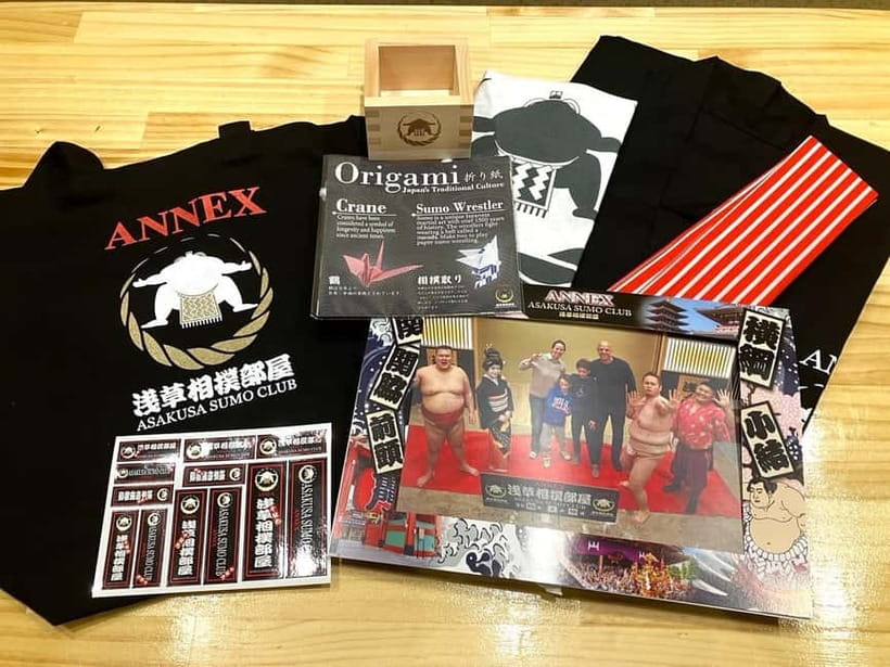 Tokyo:Luxury Sumo Show Experience & Japanese cuisine & Drink - Learning the rules before the bouts