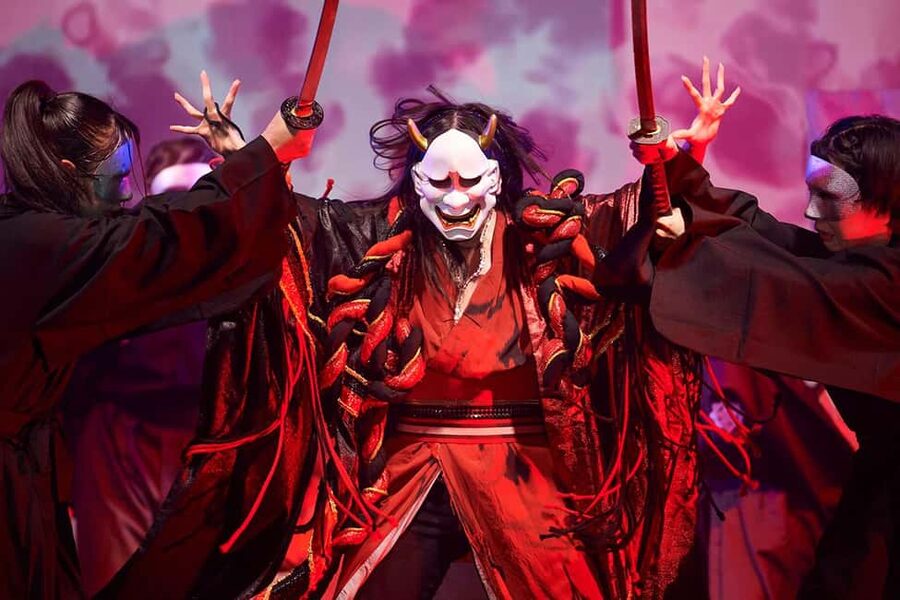 Tokyo: Samurai Entertainment Night Show in Kanda Shrine - The 7 PM arrival and first hour