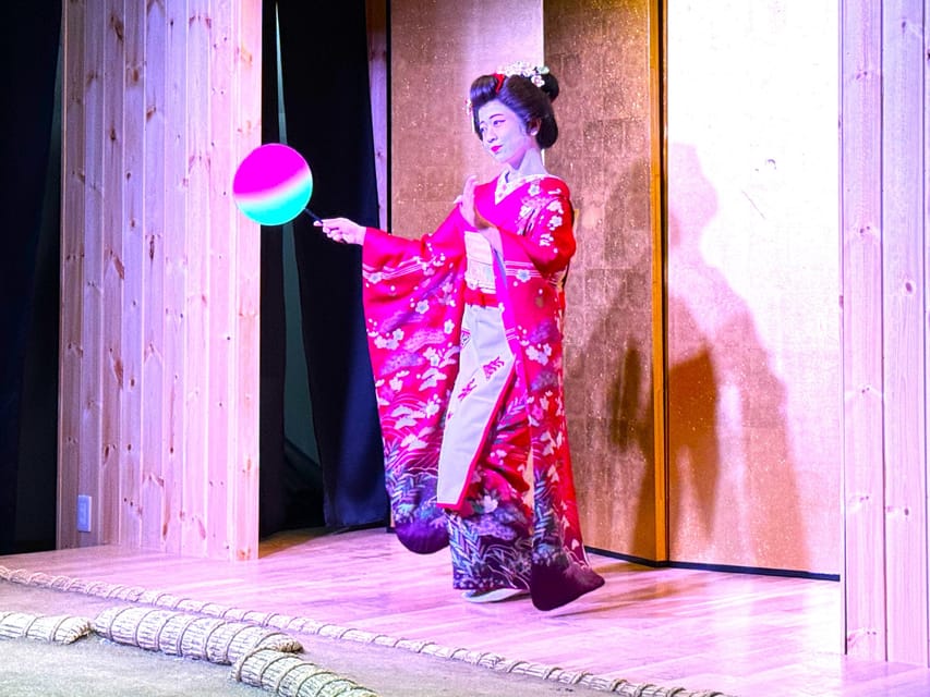 Tokyo: Sumo Show Experience with Chicken Hot Pot and a Photo - Should you enter the dohyo?