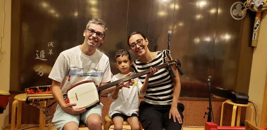 Tokyo: Traditional Asakusa Music Show with Dinner - Dinner at a Japanese izakaya