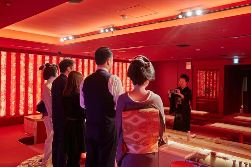 Tokyo: Traditional Geisha Experience Show & Japanese Dinner - Ozashiki games and conversation after the show