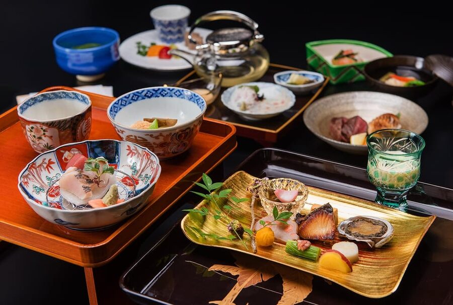 Tokyo: Traditional Japanese Performing Arts Show and Dinner - Getting there without a frustrating start