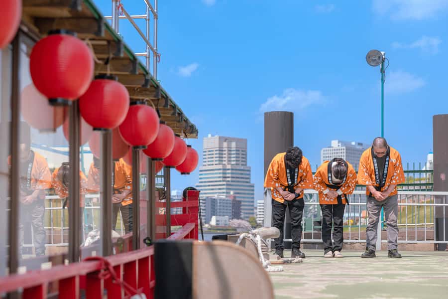 Tokyo: Yakatabune Dinner Cruise with Japanese Show & Drinks - How the 1.5-hour schedule feels