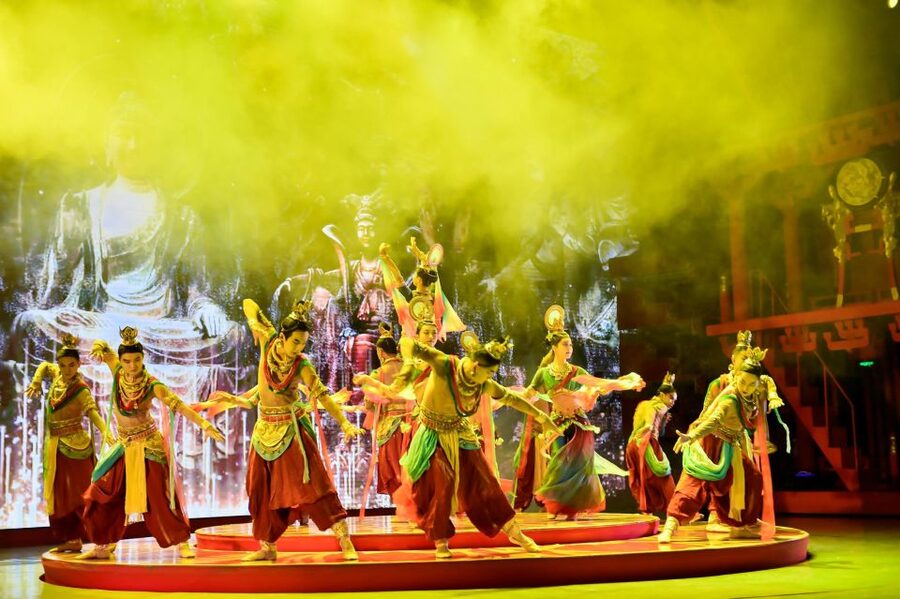 Top 3 Xian Sites to Terracotta Army & Dinner Show w/ Options - Dinner and the Tang Dynasty performance