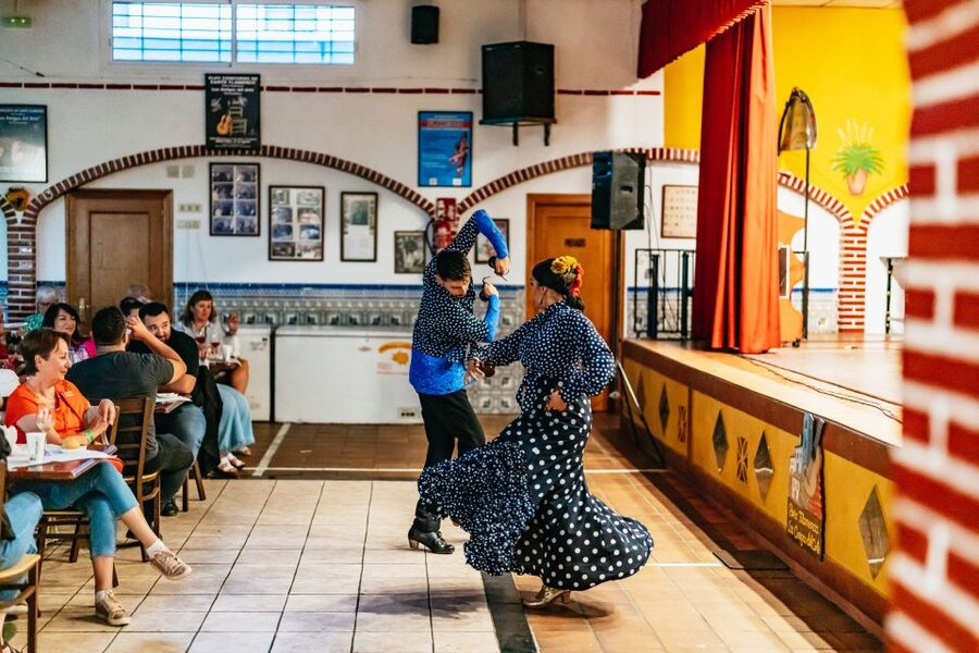 Torremolinos: Flamenco Show with Dinner and Drinks - A simple evening with a clear focus