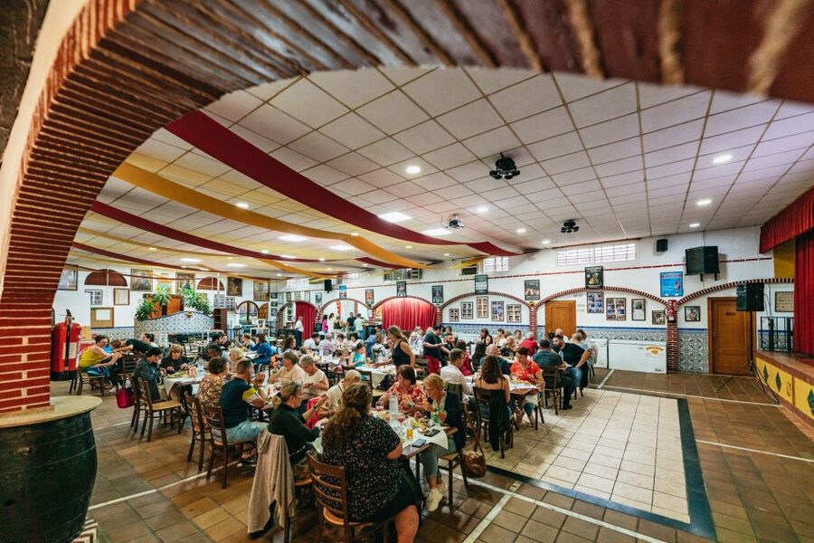 Torremolinos: Flamenco Show with Dinner and Drinks - What is included in the glass