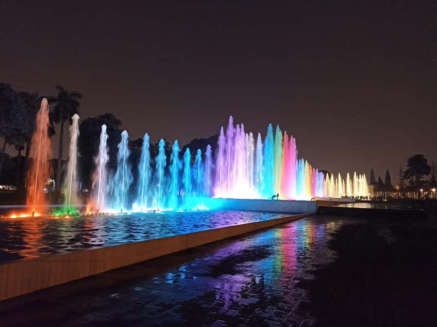 Tour to the magical water circuit with dinner and dance show - The Magical Water Circuit and its main fountain show