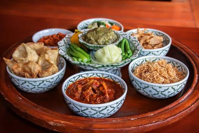 Traditional Khantoke Dinner and Show from Chiang Mai - Who will enjoy this evening most?