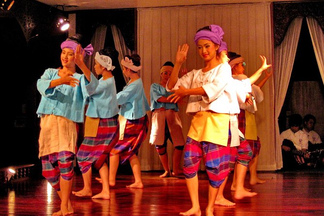 Traditional Khum Khantoke Dinner & Dance Show at Chiang Mai with Return Transfer - Arriving at the Old Chiangmai Cultural Center