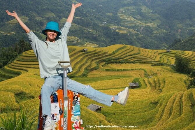 Train Street, Duong Lam village, Quintessence of Tonkin Show Tour - What the private car adds
