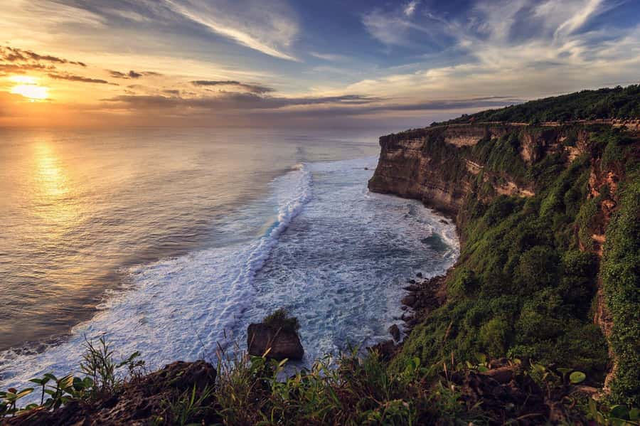 Uluwatu Sunset Temple - Kecak Dance Show & Seafood Dinner - A south Bali evening built around Uluwatu