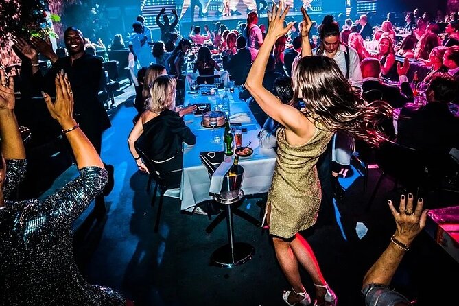 VEGAS Dazzling Variety Dinner Show in Amsterdam - What happens inside the Harbour Club Theater