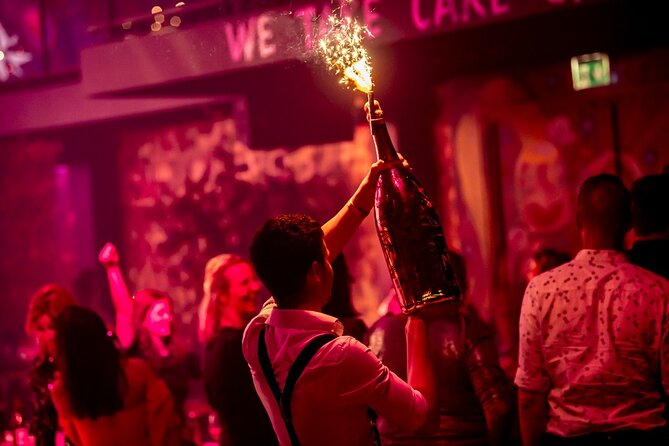 VEGAS Dazzling Variety Dinner Show in Amsterdam - Booking timing and practical details