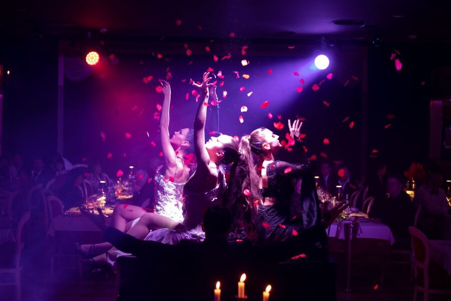 Venice: Cabaret Dinner Show - Timing, Clothing, and Practical Tips