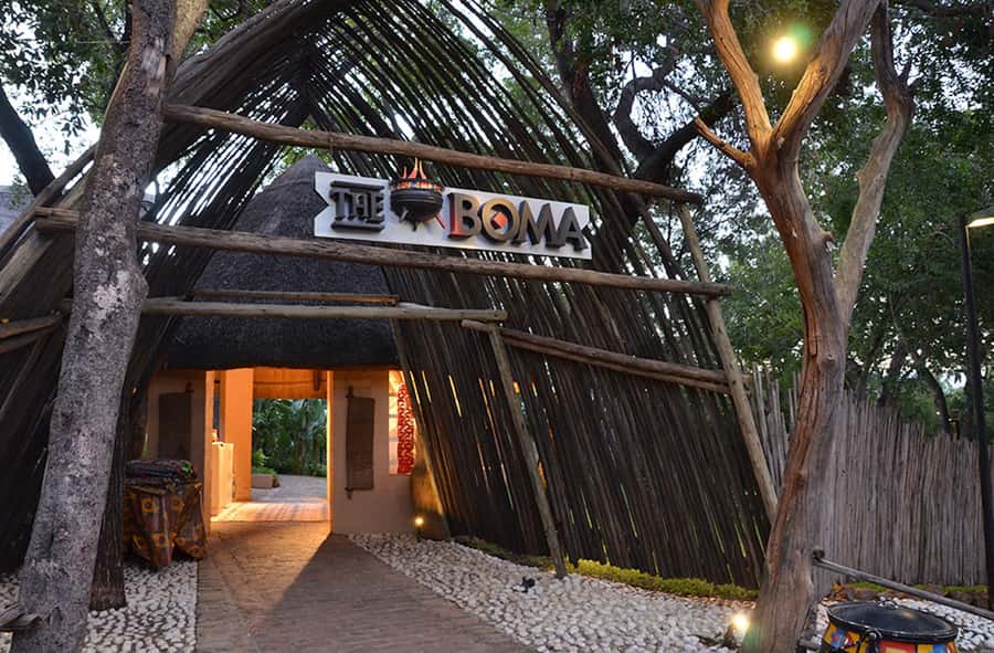Victoria Falls: Boma Dinner and Drum Show - Arriving in chitenge at The Boma