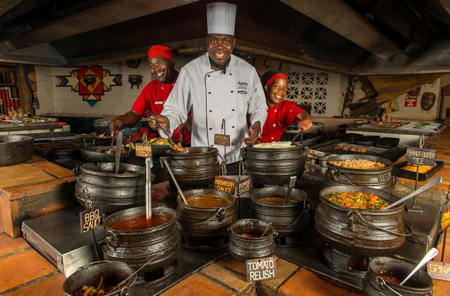 Victoria Falls: Boma Dinner and Drum Show - Music and stories keep the evening moving