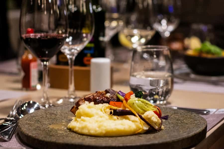 Viña Concha y Toro Nighttime: Dinner Show - A three-course dinner at the Wine Bar