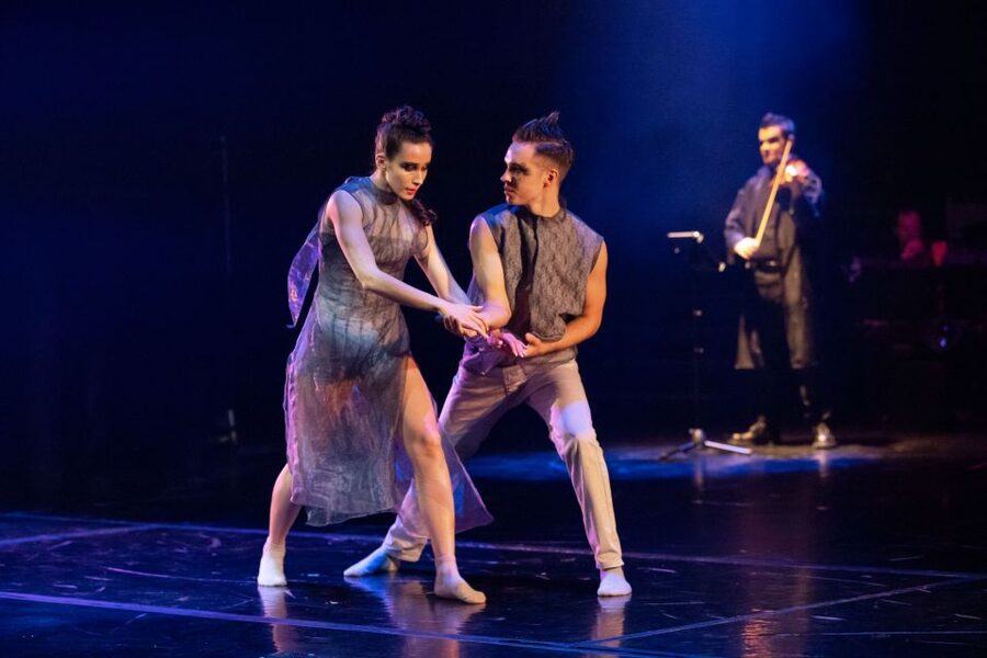 Vivaldianno The Show in Theatre Hybernia - Dekkadancers and the physical side of the show