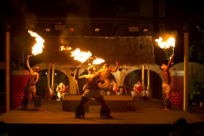 Waikiki Starlight Luau on The Great Lawn-Hilton Hawaiian Village - A Waikiki luau that starts with the setting